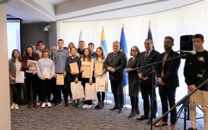 Rozstrzygnięcie konkursu o AK (9)