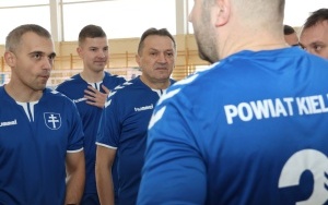  XXI Halowe Mistrzostwa Radnych i Pracowników Samorządowych w Piłce Nożnej (12)