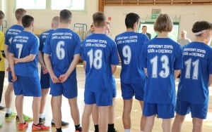 Zespół Szkół Ponadpodstawowych w Nowinach najlepszą drużyną (10)