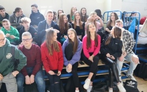 Zespół Szkół Ponadpodstawowych w Nowinach najlepszą drużyną (9)
