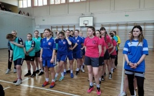 Uczennice z Zespołu Szkół Ponadpodstawowych w Nowinach na podium (4)