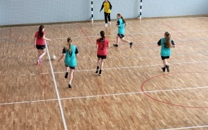 Uczennice z Zespołu Szkół Ponadpodstawowych w Nowinach na podium (6)