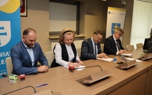 Umowy na pożytek podpisane  (2)