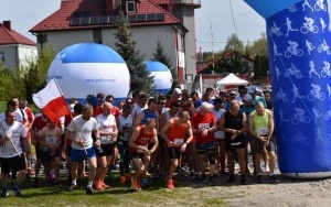 Bieg z flagą w Piekoszowie (1)