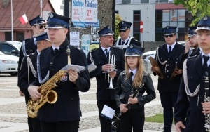 Powiatowe święto orkiestr dętych w Daleszycach (8)