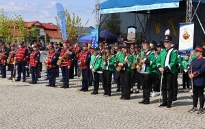 Powiatowe święto orkiestr dętych w Daleszycach (10)