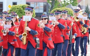 Powiatowe święto orkiestr dętych w Daleszycach (13)