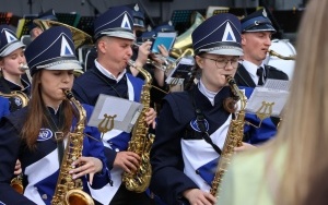 Powiatowe święto orkiestr dętych w Daleszycach (15)