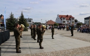 Powiatowe święto orkiestr dętych w Daleszycach (1)