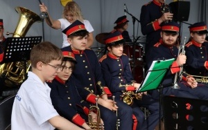 Powiatowe święto orkiestr dętych w Daleszycach (9)