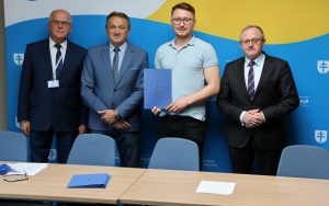 Umowy na działalność gospodarczą podpisane  (8)