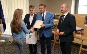Laureaci konkursu fotograficznego „Geologiczne zakątki Powiatu Kieleckiego w obiektywie” nagrodzeni (7)