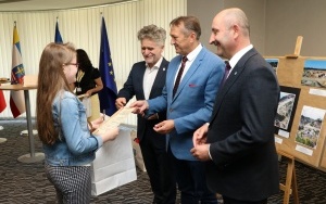 Laureaci konkursu fotograficznego „Geologiczne zakątki Powiatu Kieleckiego w obiektywie” nagrodzeni (8)
