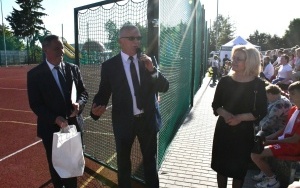 Uroczyste otwarcie boiska szkolnego w Starej Słupi (9)