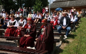 Powiatowy Przegląd Zespołów Folklorystycznych i Solistów - Eliminacje w Ciekotach (4)