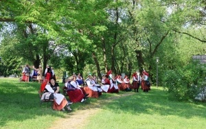 Powiatowy Przegląd Zespołów Folklorystycznych i Solistów - Eliminacje w Ciekotach (2)