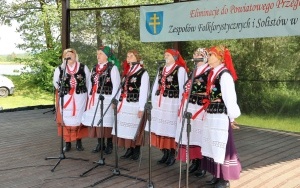 Powiatowy Przegląd Zespołów Folklorystycznych i Solistów - Eliminacje w Ciekotach (9)