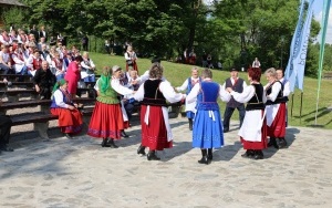 Powiatowy Przegląd Zespołów Folklorystycznych i Solistów - Eliminacje w Ciekotach (9)