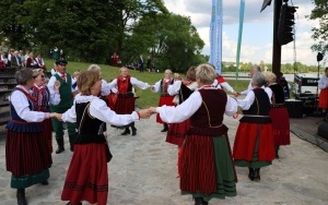 Powiatowy Przegląd Zespołów Folklorystycznych i Solistów - Eliminacje w Ciekotach (7)