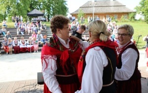 Powiatowy Przegląd Zespołów Folklorystycznych i Solistów - Eliminacje w Ciekotach (3)