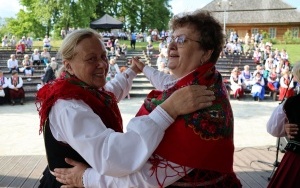 Powiatowy Przegląd Zespołów Folklorystycznych i Solistów - Eliminacje w Ciekotach (4)