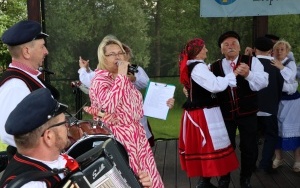 Powiatowy Przegląd Zespołów Folklorystycznych i Solistów - Eliminacje w Ciekotach (1)