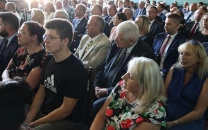 Uroczysta Sesja Rady Powiatu w Kielcach  (17)