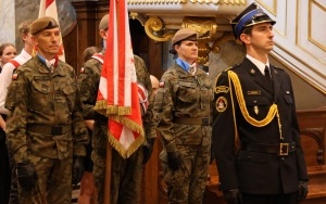 Gala z okazji Jubileuszu 25-lecia Powiatu Kieleckiego  (16)