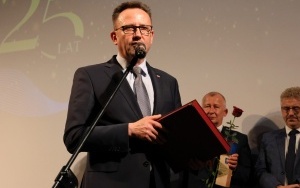 Gala z okazji Jubileuszu 25-lecia Powiatu Kieleckiego  (16)