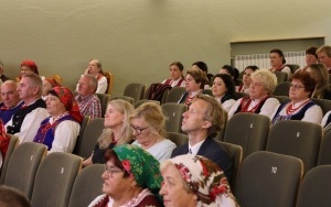 Eliminacje do Powiatowego Przeglądu Zespołów Folklorystycznych i Solistów w Chmielniku (16)