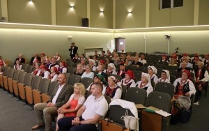 Eliminacje do Powiatowego Przeglądu Zespołów Folklorystycznych i Solistów w Chmielniku (2)