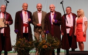 Eliminacje do Powiatowego Przeglądu Zespołów Folklorystycznych i Solistów w Chmielniku (4)