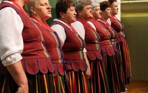 Eliminacje do Powiatowego Przeglądu Zespołów Folklorystycznych i Solistów w Chmielniku (13)
