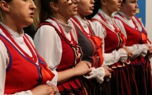 Eliminacje do Powiatowego Przeglądu Zespołów Folklorystycznych i Solistów w Chmielniku (17)