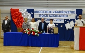 Uroczyste zakończenie roku szkolnego 2022/2023 w szkole powiatowej w Chęcinach (3)