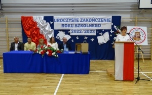 Uroczyste zakończenie roku szkolnego 2022/2023 w szkole powiatowej w Chęcinach (1)