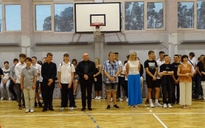 Uroczyste zakończenie roku szkolnego 2022/2023 w szkole powiatowej w Chęcinach (6)