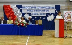 Uroczyste zakończenie roku szkolnego 2022/2023 w szkole powiatowej w Chęcinach (7)