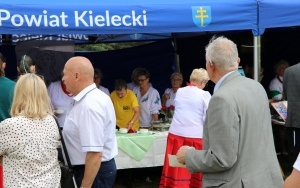 Tak się bawili goście powiatu nad zalewem w Kaniowie  (9)