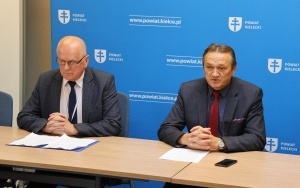 Podpisanie umów na działalność i dofinansowanie stanowiska pracy  (1)