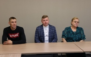 Podpisanie umów na działalność i dofinansowanie stanowiska pracy  (2)