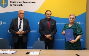Podpisanie umów na działalność i dofinansowanie stanowiska pracy  (4)