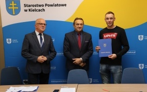 Podpisanie umów na działalność i dofinansowanie stanowiska pracy  (1)