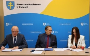 Podpisanie umów na działalność i dofinansowanie stanowiska pracy  (4)