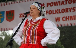 Zespoły ludowe powiatu kieleckiego zaprezentowały się w Chmielniku (6)