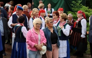 Fotorelacja z XXIII Powiatowego Przeglądu Zespołów Folklorystycznych i Solistów (9)