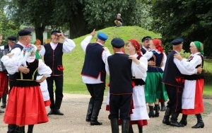 Fotorelacja z XXIII Powiatowego Przeglądu Zespołów Folklorystycznych i Solistów (13)
