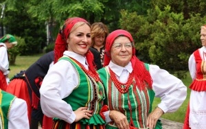 Fotorelacja z XXIII Powiatowego Przeglądu Zespołów Folklorystycznych i Solistów (16)