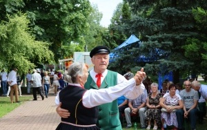 Fotorelacja z XXIII Powiatowego Przeglądu Zespołów Folklorystycznych i Solistów (3)