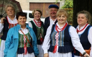 Fotorelacja z XXIII Powiatowego Przeglądu Zespołów Folklorystycznych i Solistów (5)